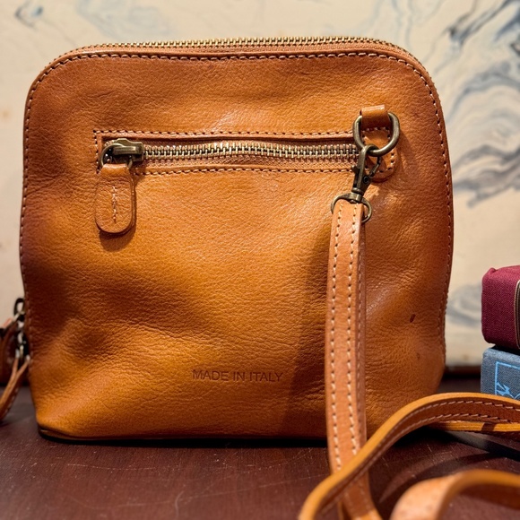 Pratesi Authentic Genuine Leather Crossbody - Picture 3 of 5